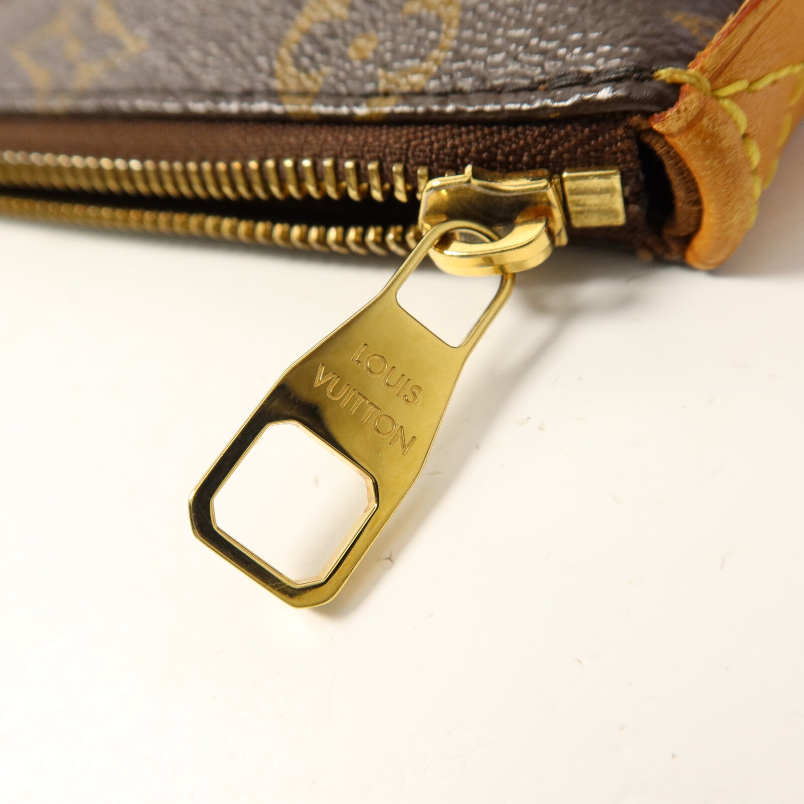 Louis Vuitton Totally MM Tote Bag Monogram